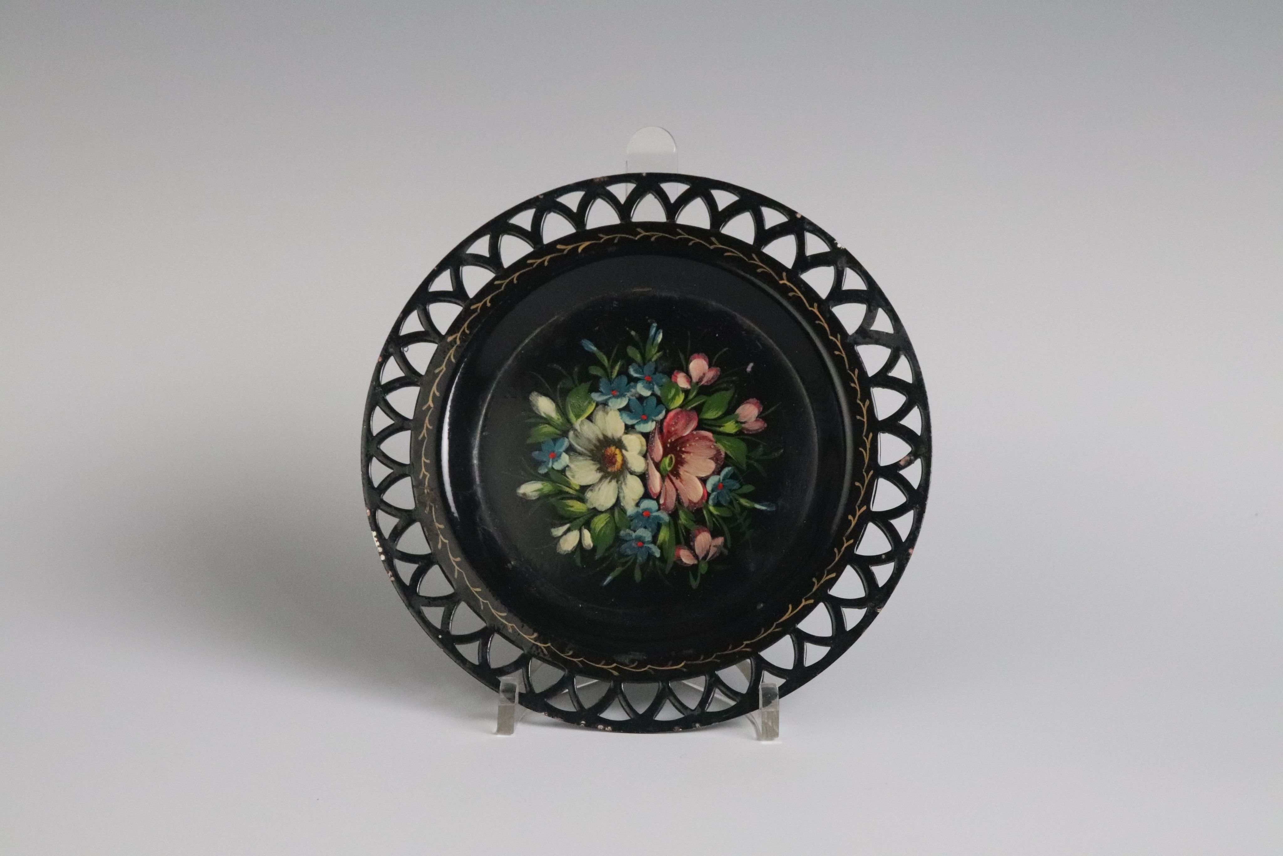 Zhostovo painted black lacquer tray-plate with central floral motif
